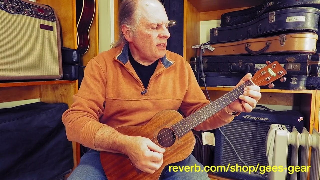 Harmony Baritone Ukulele