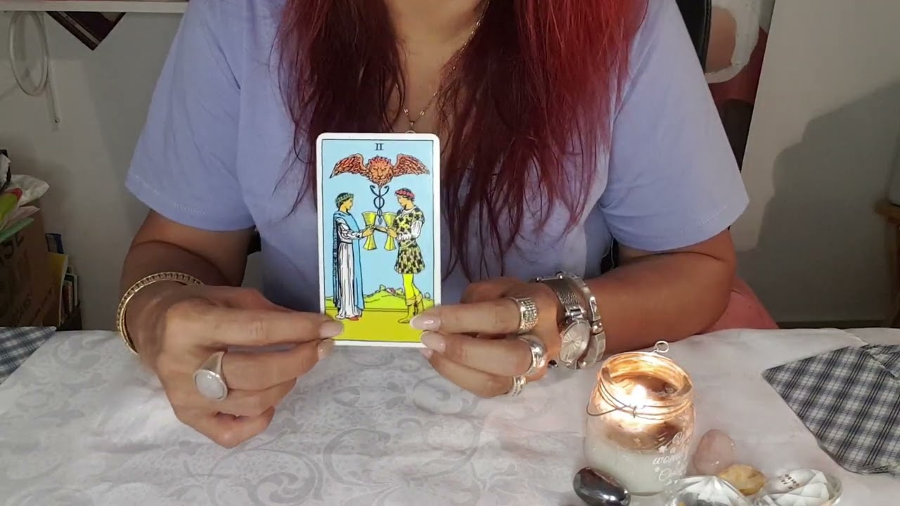 קריאה בקלפי טארוט. מה היא/הוא מרגיש אלי עכשיו? איך חושב? / יפעל