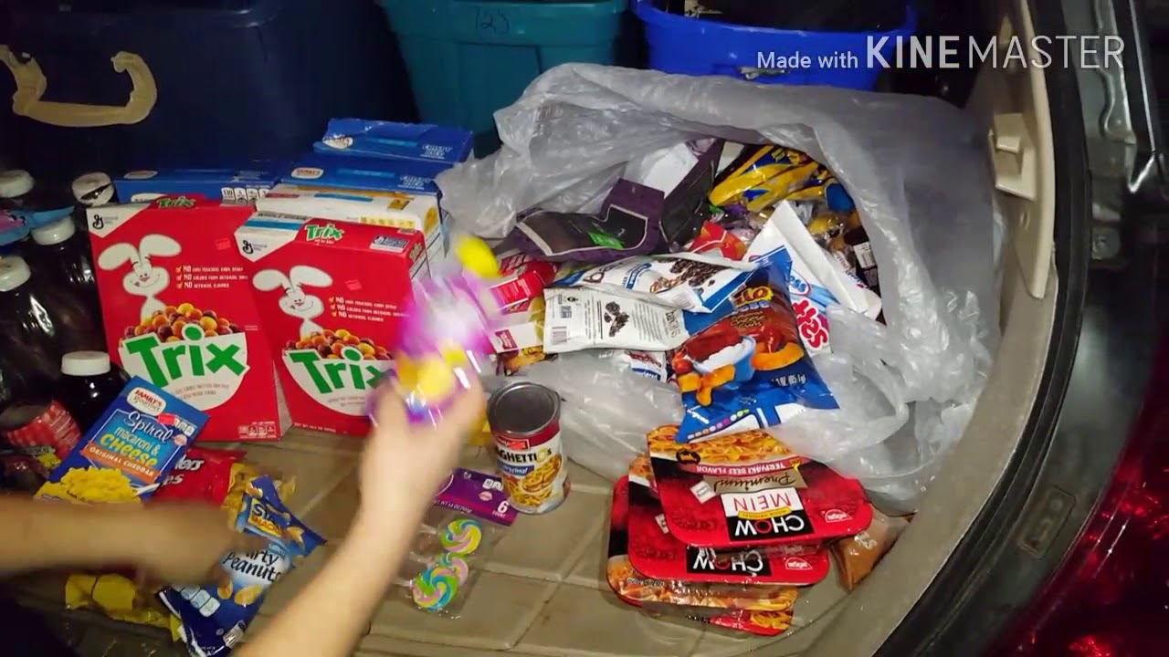 Dumpster DIVING FOR FOOD To Feed The Homeless