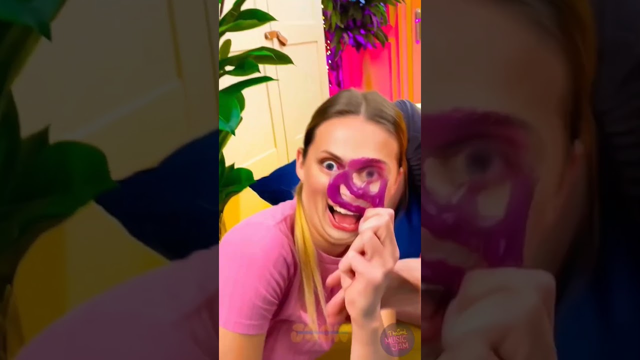 Pranking my boyfriend while he's sleeping 😴 #couple #prank #humor #comedy #wax