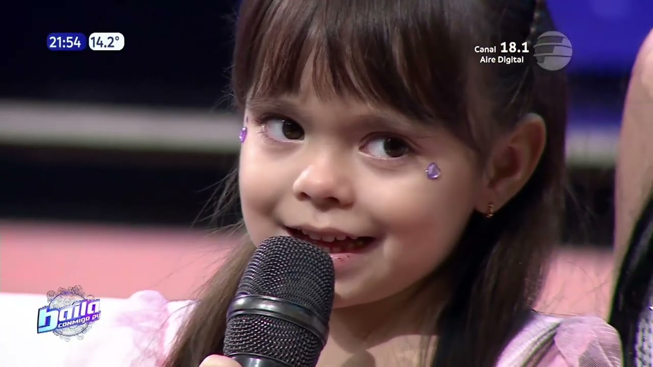 🥰 Abrimos la noche con un homenaje presentado por Ramonita Vera y su hijita Zoe#Baila2024 ✨️