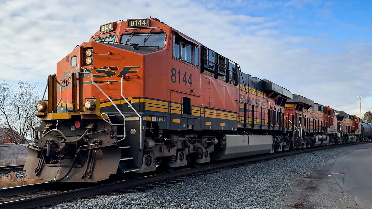[4K] Friendly crew takes BNSF&rsquo;s H-PVODEN east!