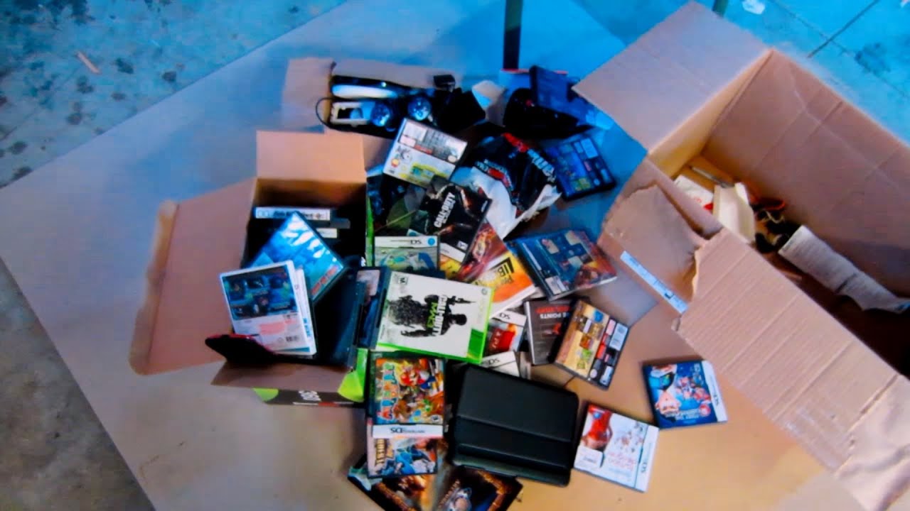 Gamestop Dumpster Dive finds: Controllers, Xbox 360 games, cases #8 (2013)