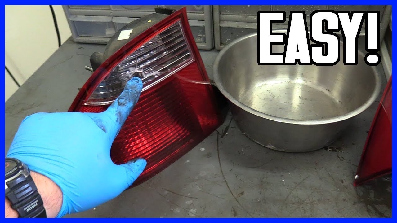 How to Replace Tail Light Lens Ford Focus 2002-2007