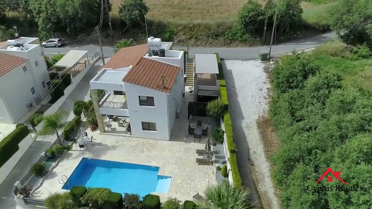 3 Bedroom Villa Dionysos in Stroumbi