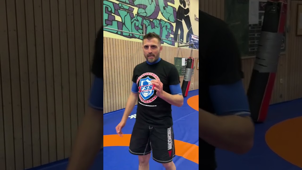 Tutorial spinning heel kick. 