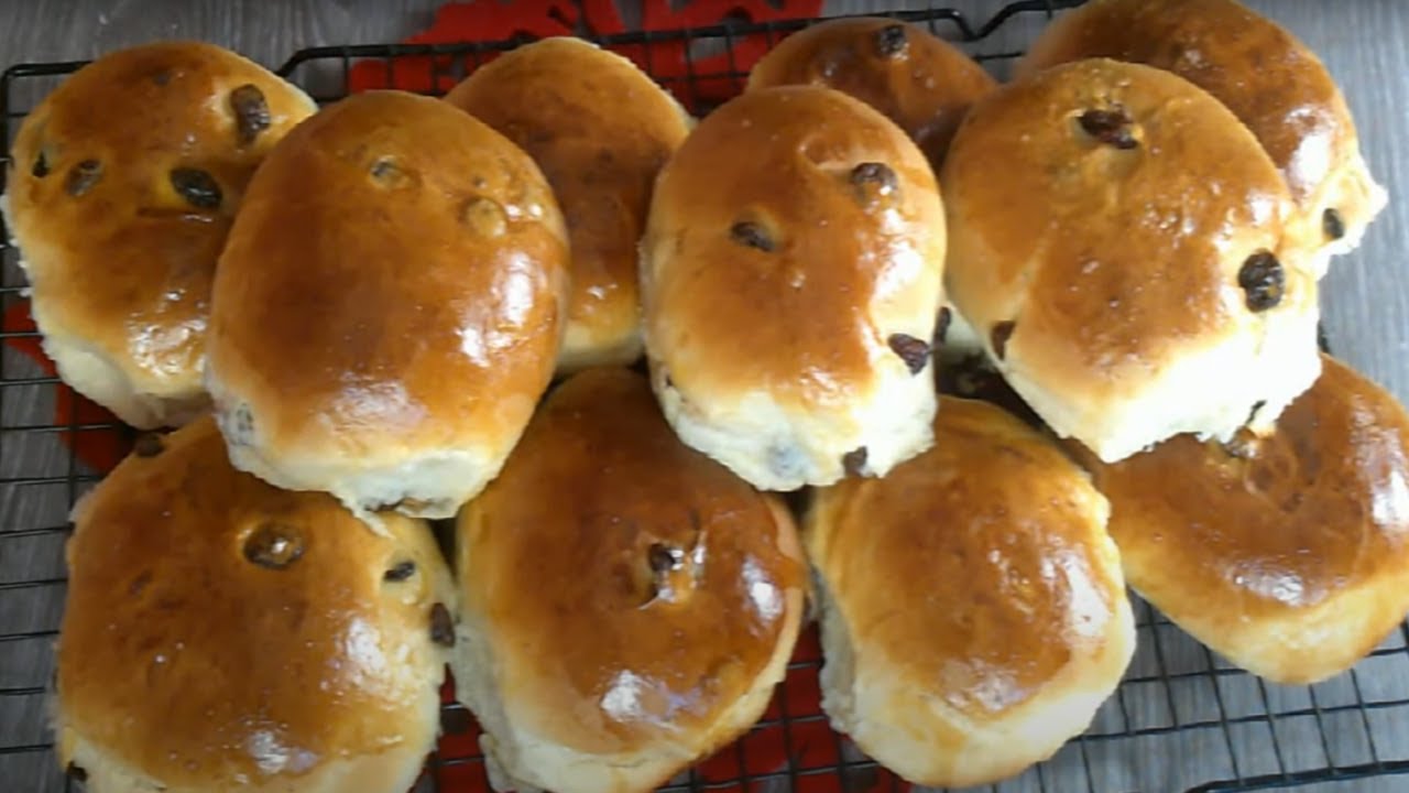 Rosinenbrötchen die ich drei mal die Woche backe. Einfach lecker