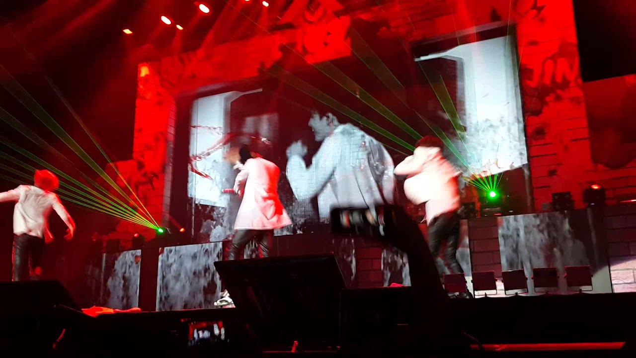 [FANCAM] BTS CYPHER PT.3 TRB IN MANILA