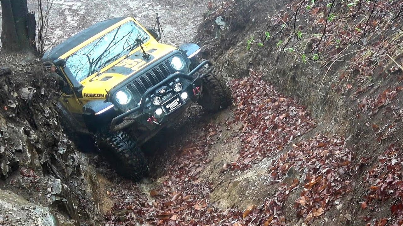 JL36 RUBICON : 雨のブロンコ