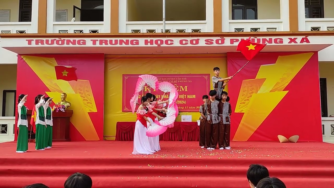 Lớp 8A - Trường THCS Phùng Xá - Múa 20/11/2024 - Việt Nam tôi.
