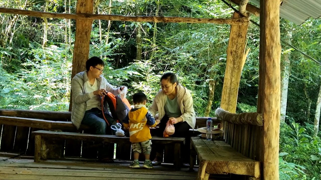 Gia đ&igrave;nh Sơn Zim d&atilde; ngoại trong Rừng Pusamcap