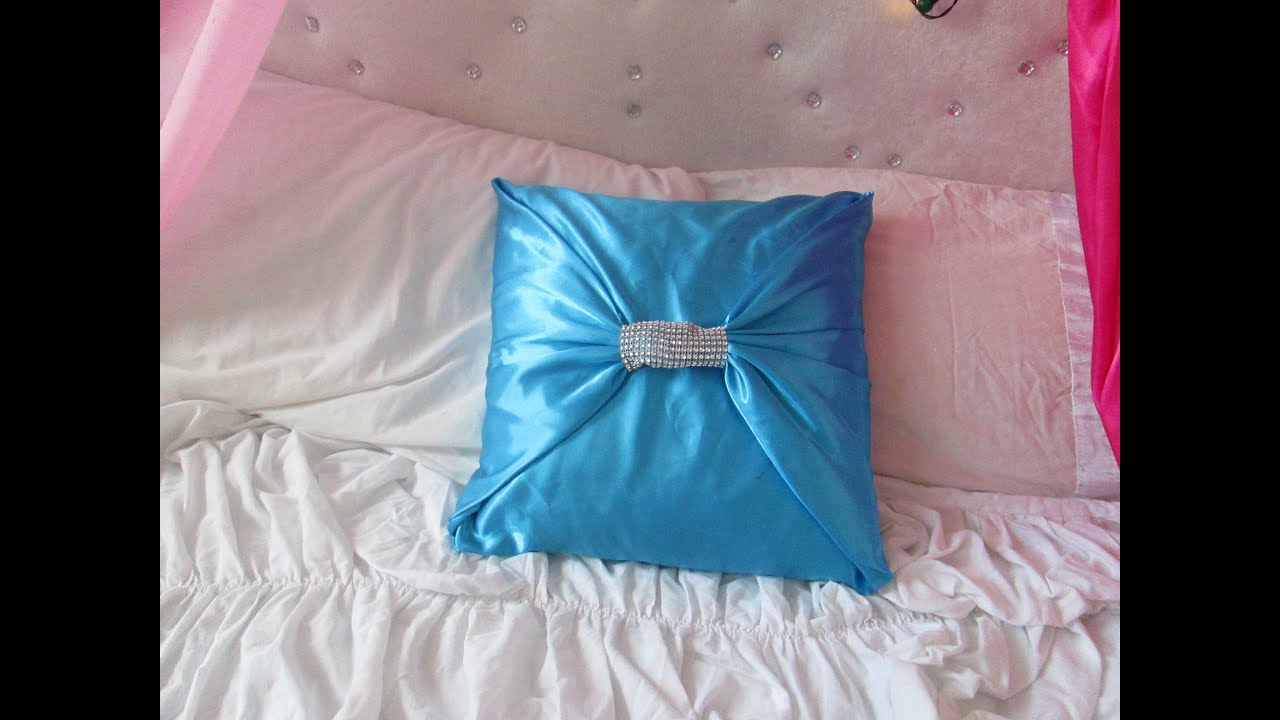 DIY Bow cushion