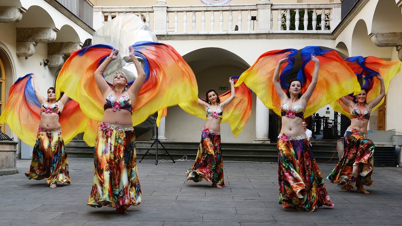 Raks Sultana - tanec se závojem / dance with weil (4K)