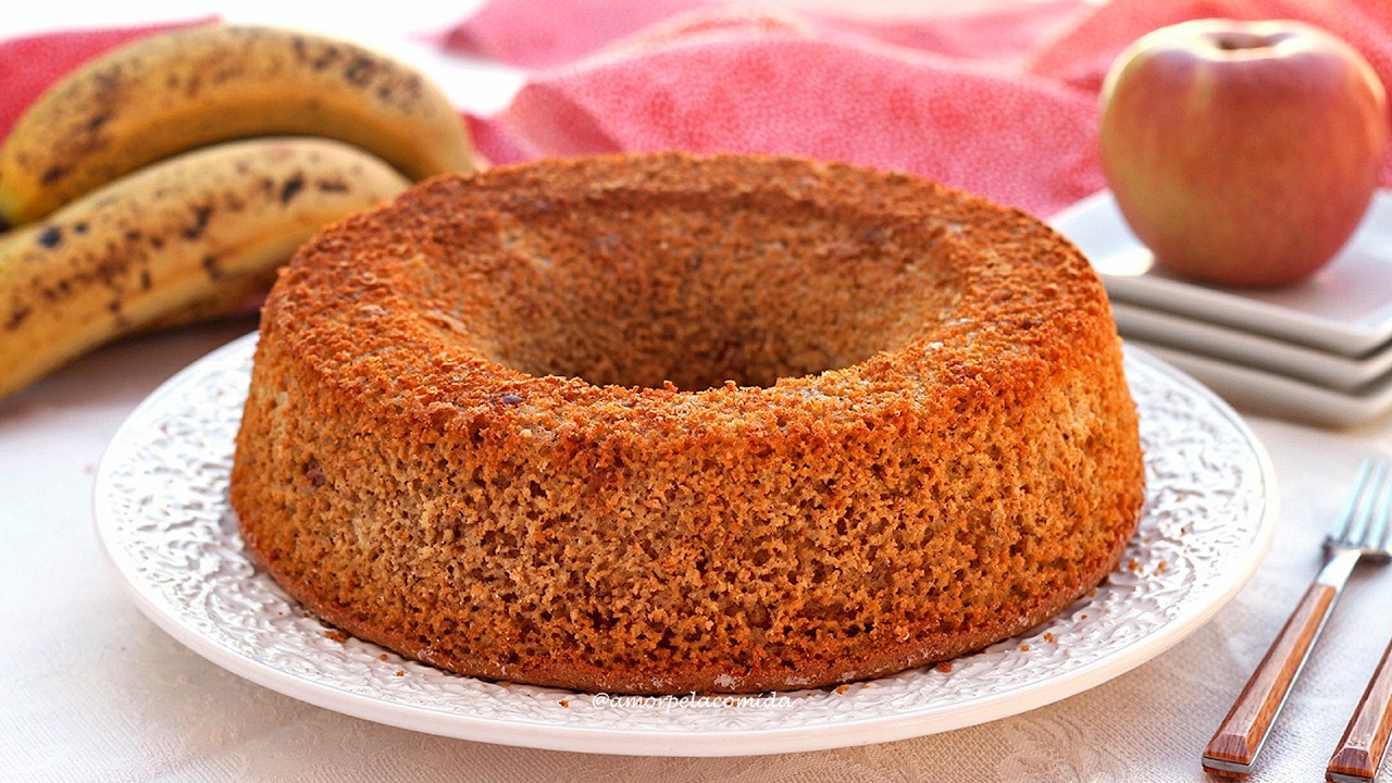 Sem farinha, sem açúcar! Bolo de Aveia, maçã e banana! Receita saudável!
