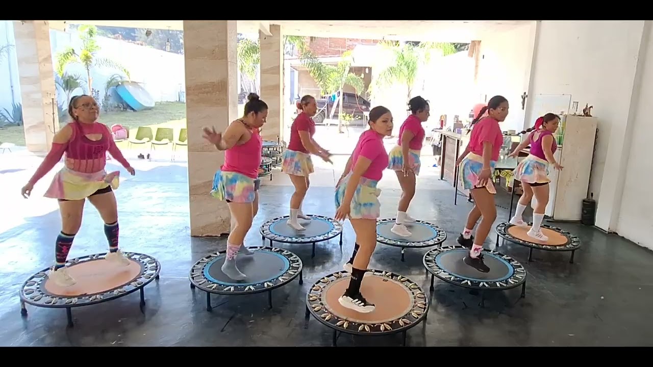Tu y tu CAZZU  Jumping  amor y amistad 