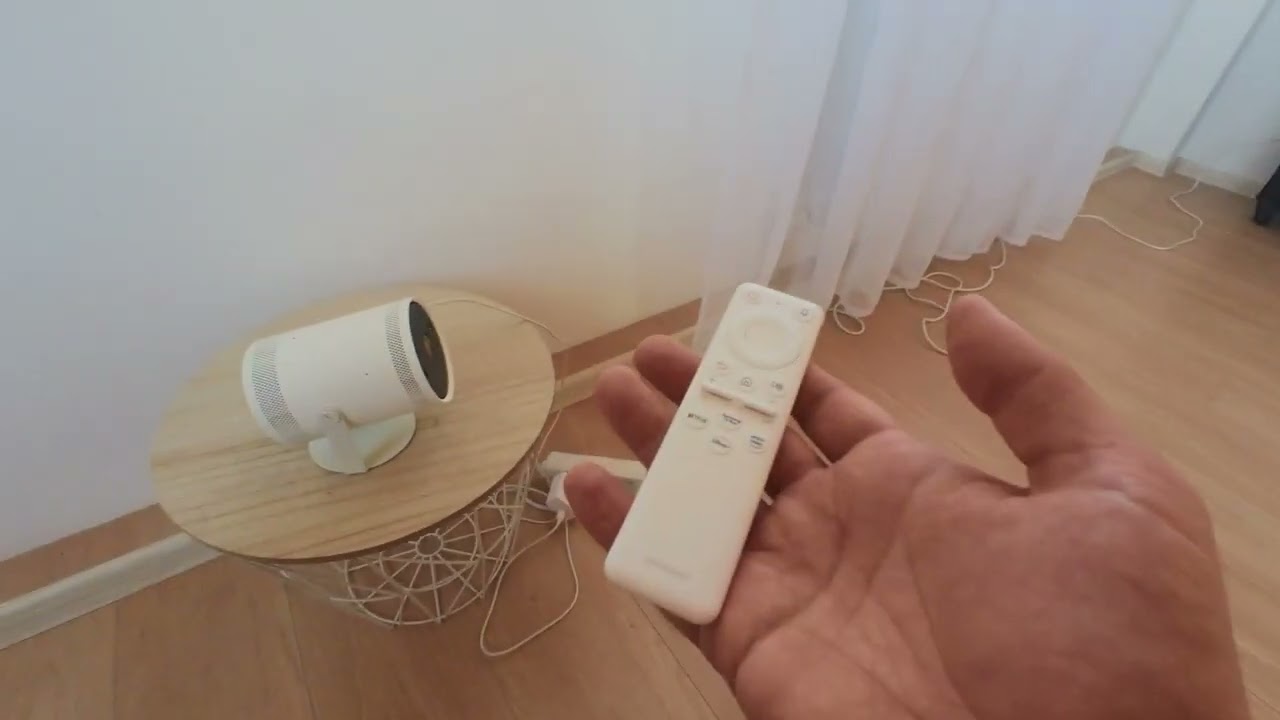 Проектор Samsung The Freestyle.