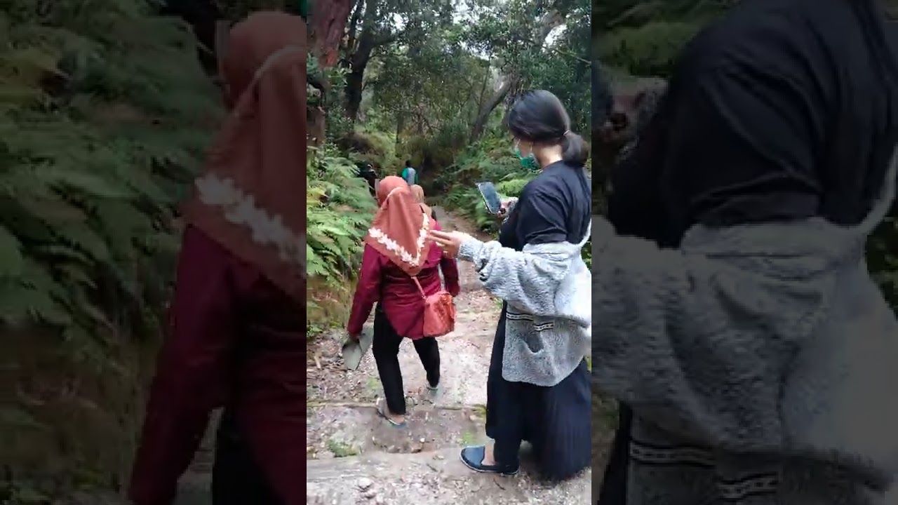 kawah Domas gunung tangkuban prahu .jalan menuju kawah Domas
