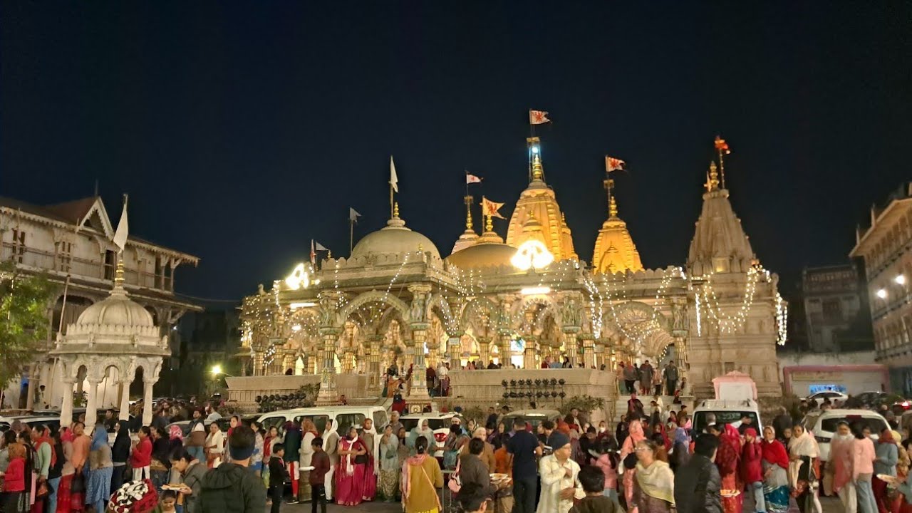 13 January 2026 આજે ઉંધીયું પુરી જલેબી નો પ્રસાદ...રંગમહોલ –સભામંડપ ધનુર્માસ ધૂન..દર્શન..કાલુપુર