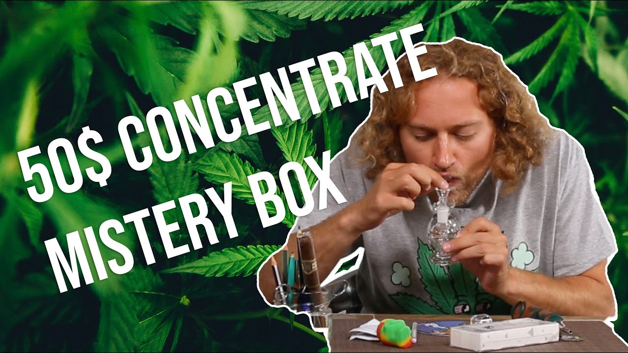 Unpacking a 50$ mystery box from World of Bongs