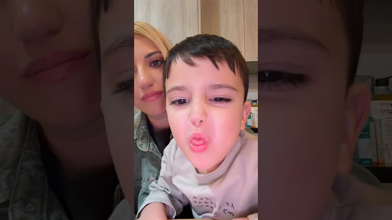 &Pi;&alpha;&pi;&omicron;&upsilon;&tau;&sigma;ά&kappa;&iota;&alpha; &gamma;&iota;&alpha; &tau;&eta;&nu; &kappa;&omicron;&rho;&iota;&tau;&sigma;ά&rho;&alpha; &mu;&omicron;&upsilon; 🐣 @babywalker.gr #limniosfamily #ligeri #maximos #unboxing