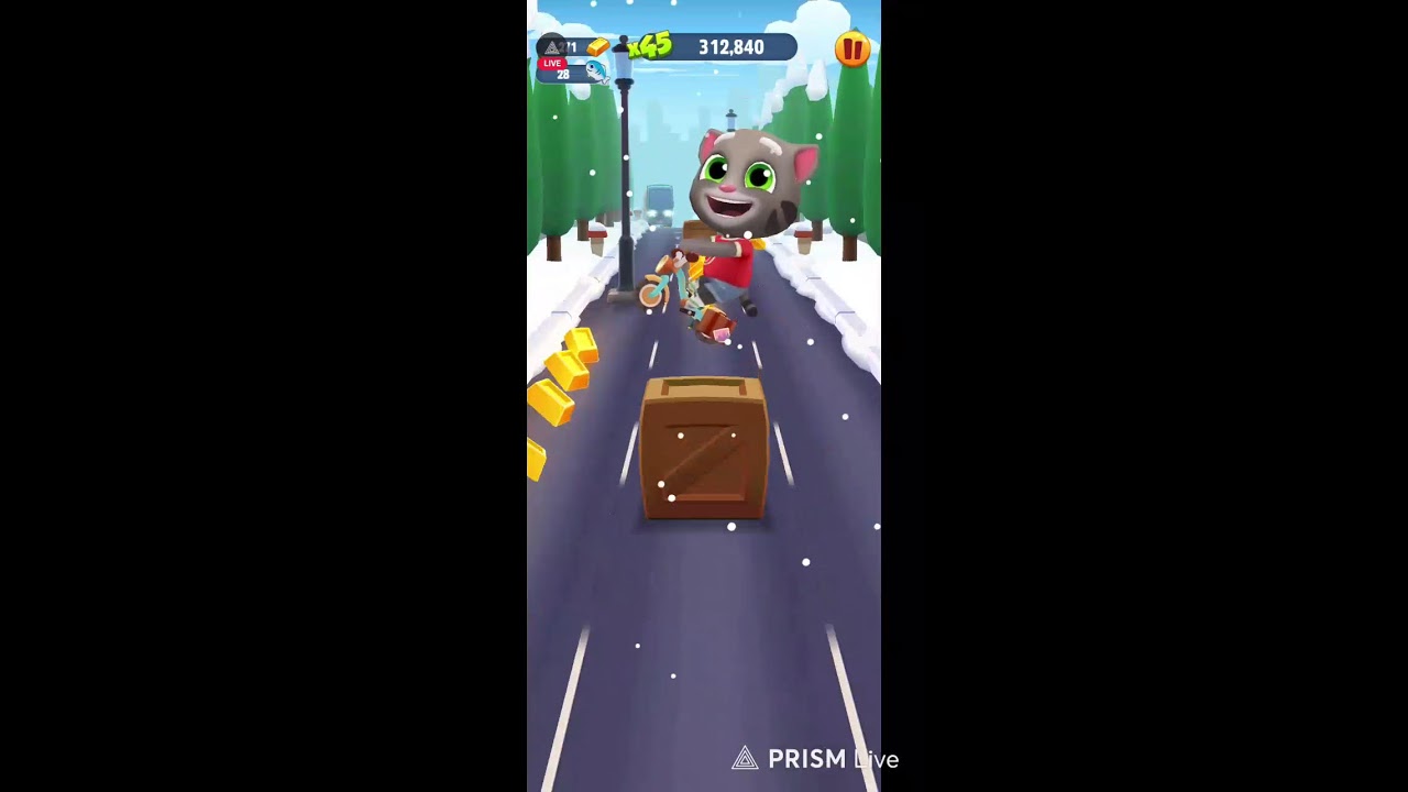 Playing mobile games 🎮 #amongus #ytshorts