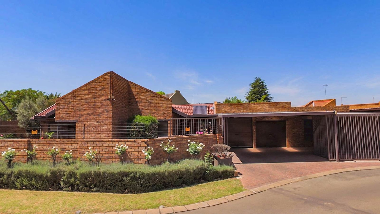 3 Bedroom Cluster for sale in Gauteng | East Rand | Boksburg | Ravenswood |