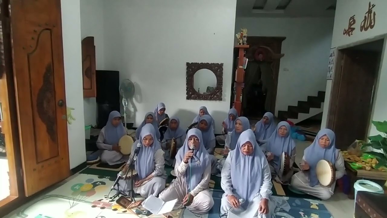 Latihan tampil hadroh Syiarnada Salatiga ibu#hadroh #ibucover #hadrohsholawat #ibuibu #hadrohmodern 