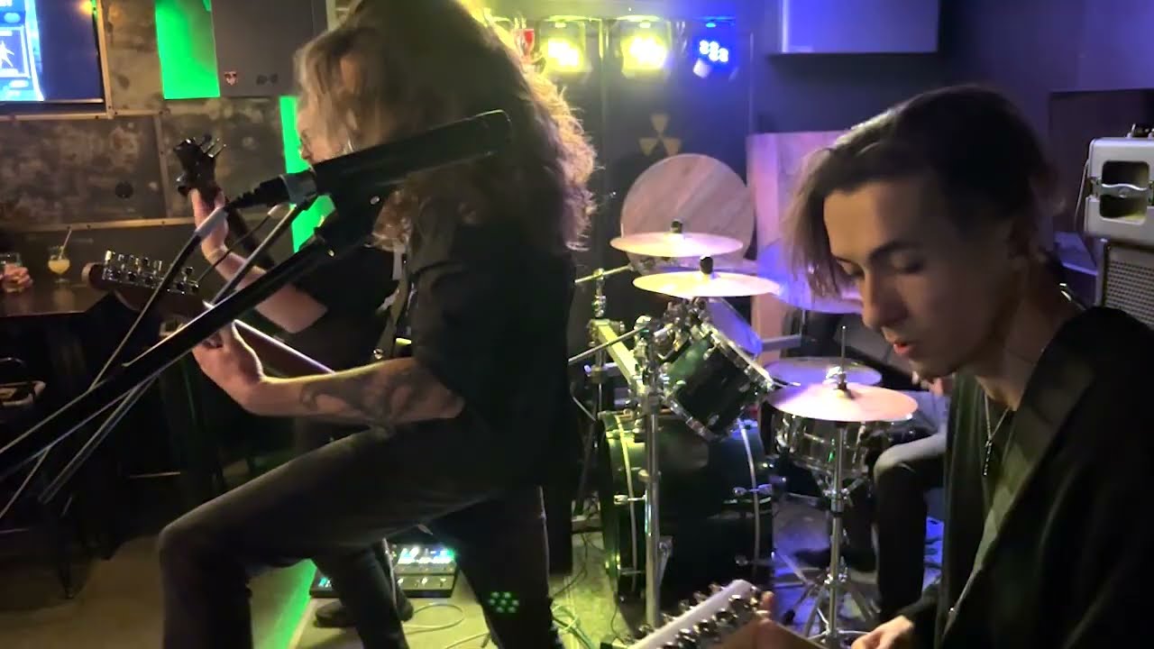ARAE - (UN)HOLY DELIVERANCE (LIVE AT MELTDOWN BAR, TROYES FR)