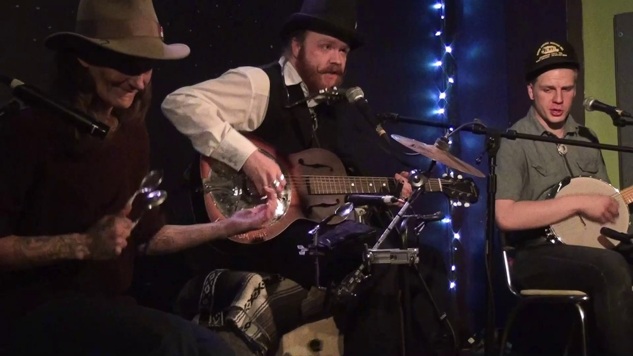 Fly By Night Rounders :: Shortnin Bread