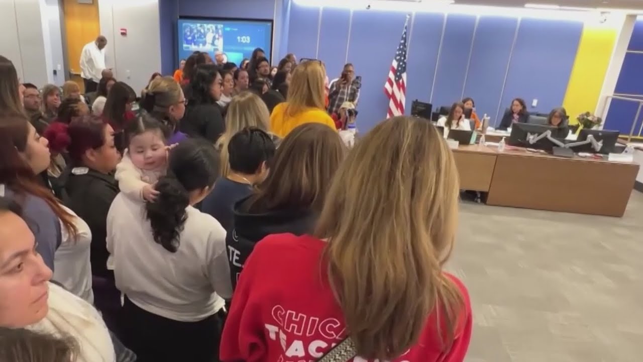 “Día histórico” para las escuelas Acero en Chicago: cinco de los siete planteles seguirán abiertos