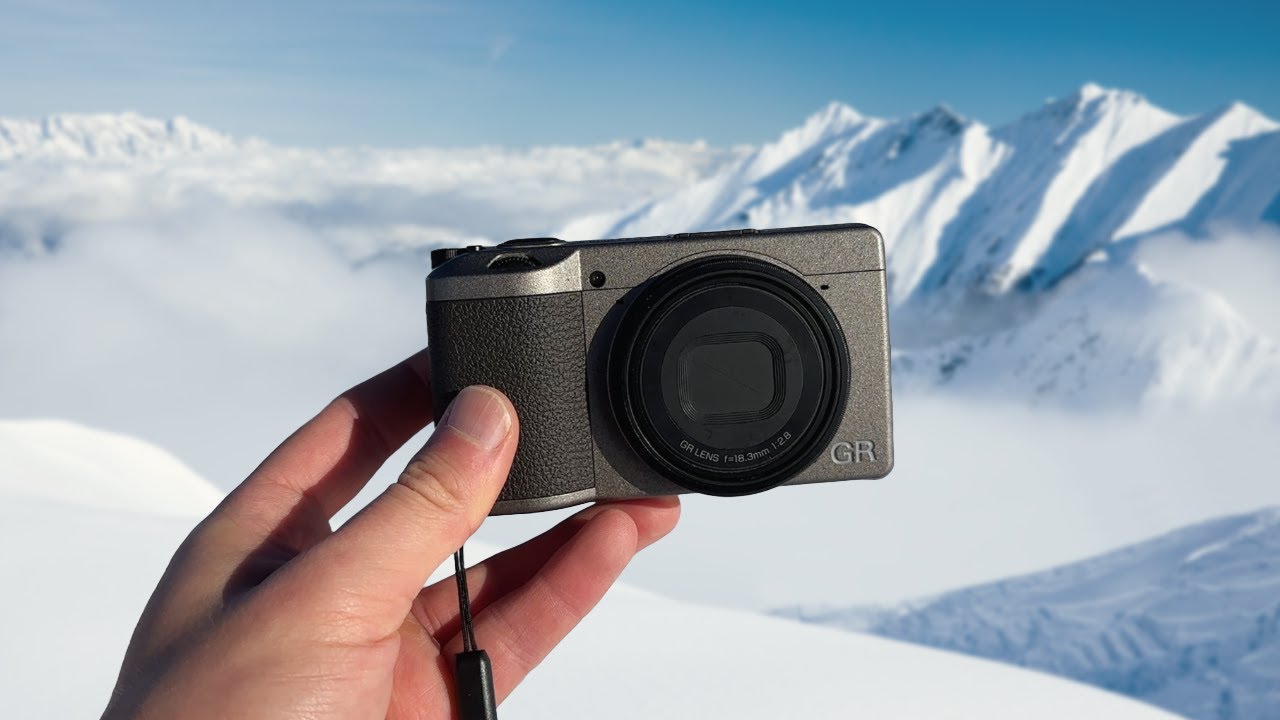 Is This the Ultimate Pocket Camera for Ski Photography?