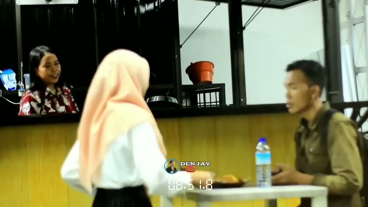 PADAHAL CUMA BELI AIR MINERAL, PEMILIK WARUNG KASIH MAKAN GRATIS