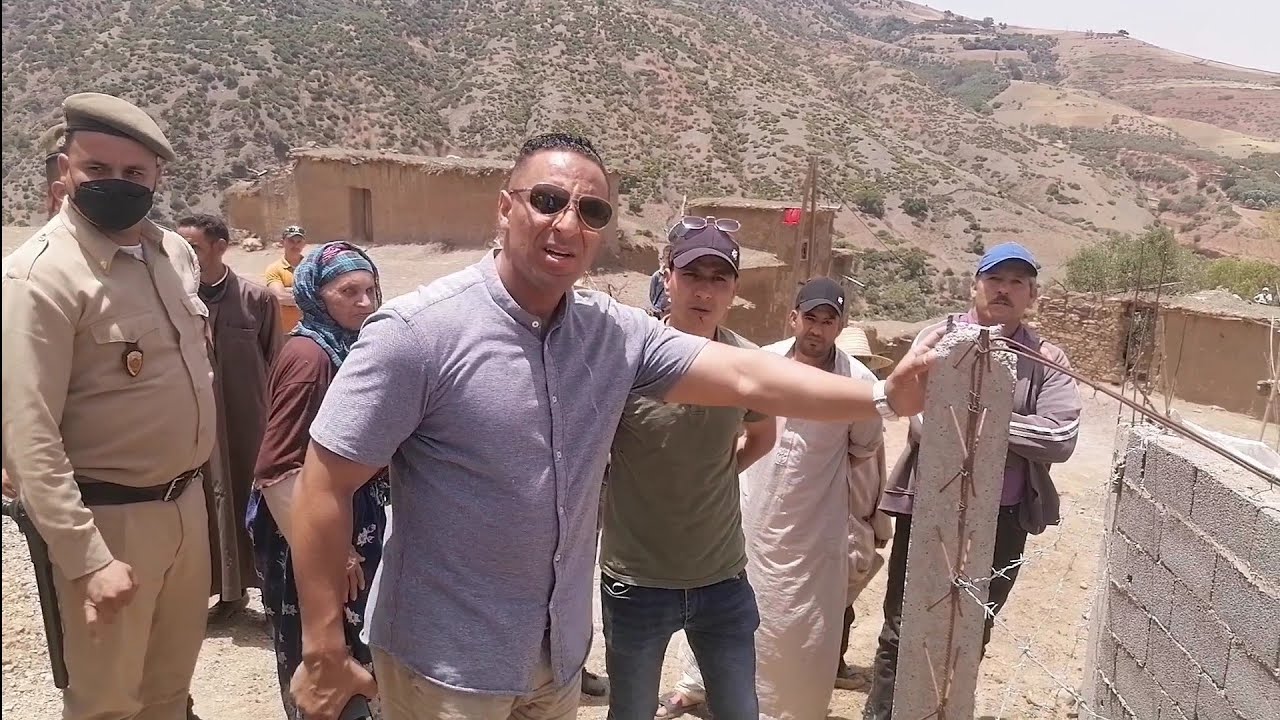 برافووو .. قائد أوريكة يتدخل ويفك صراع دام لسنوات حول  العقار ومجري صرف المياه.