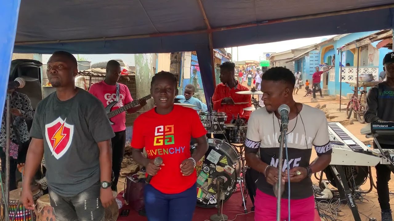Yerensom Obiaa by Hannah Marfo. 🎹Gospel groove🥁Live performance by Coastal band