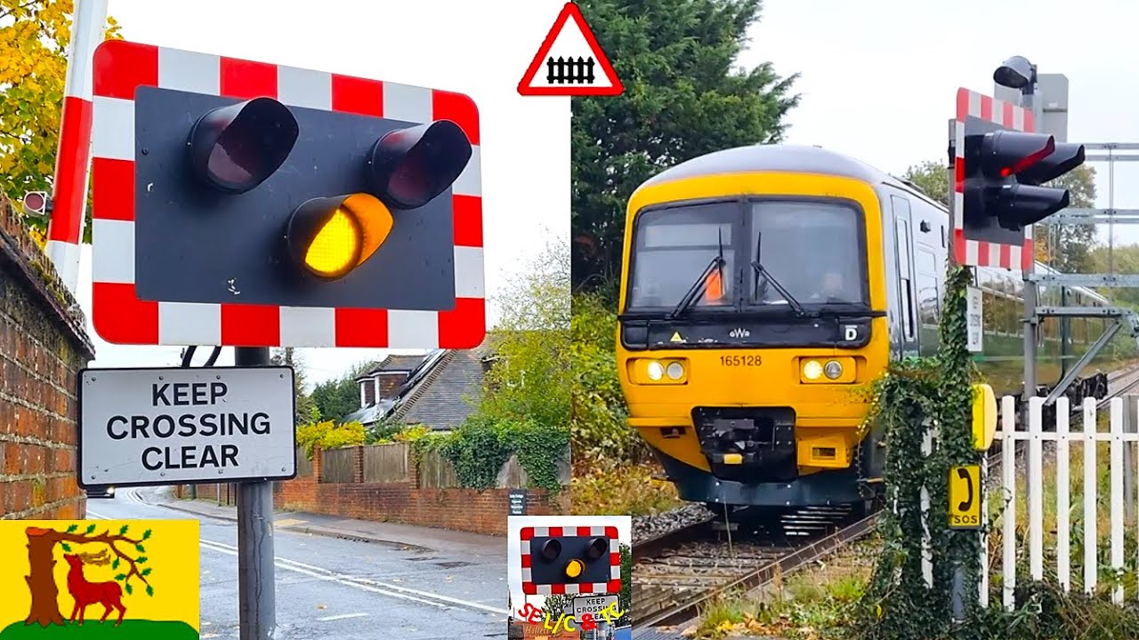 Very Fast Alarm at Cookham Level Crossing, Berkshire