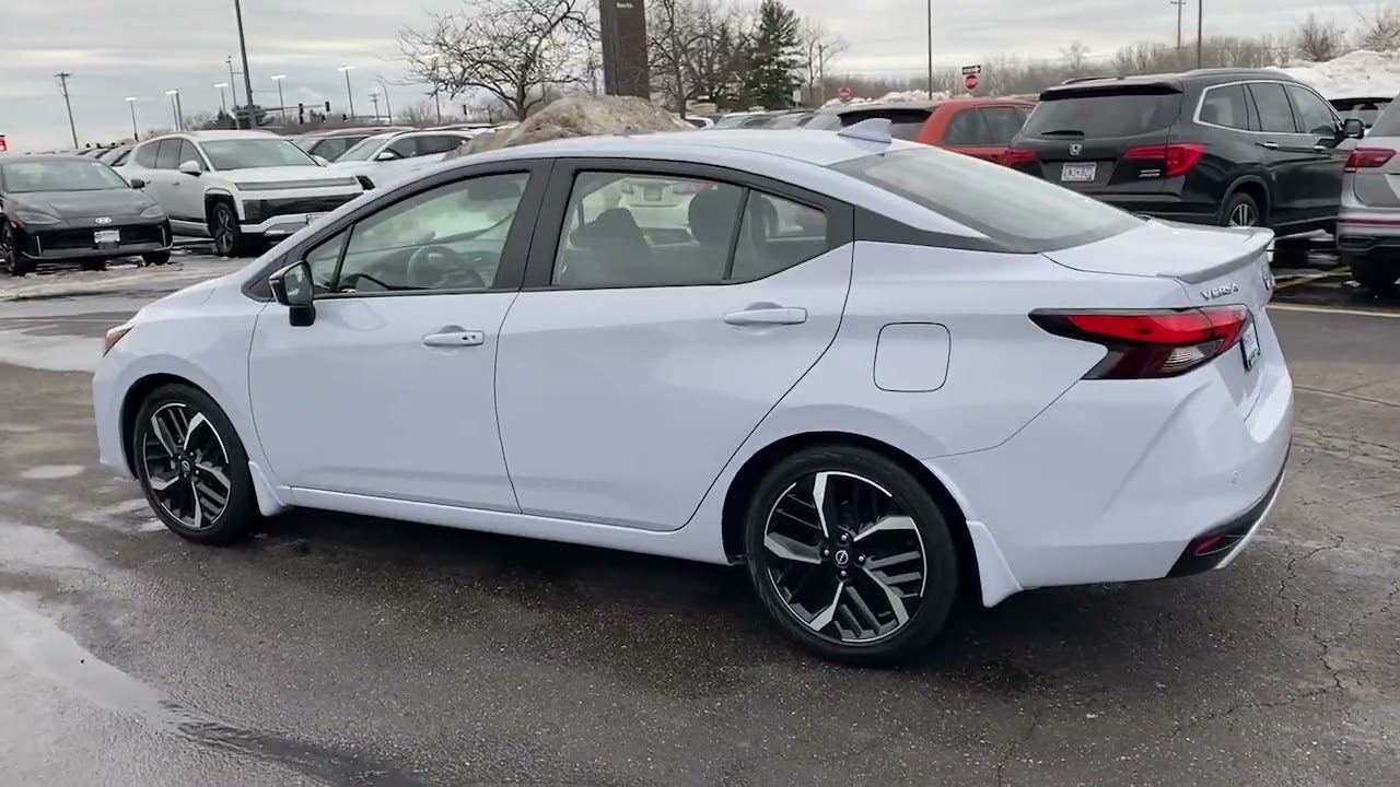 2023 Nissan Versa SR  MN