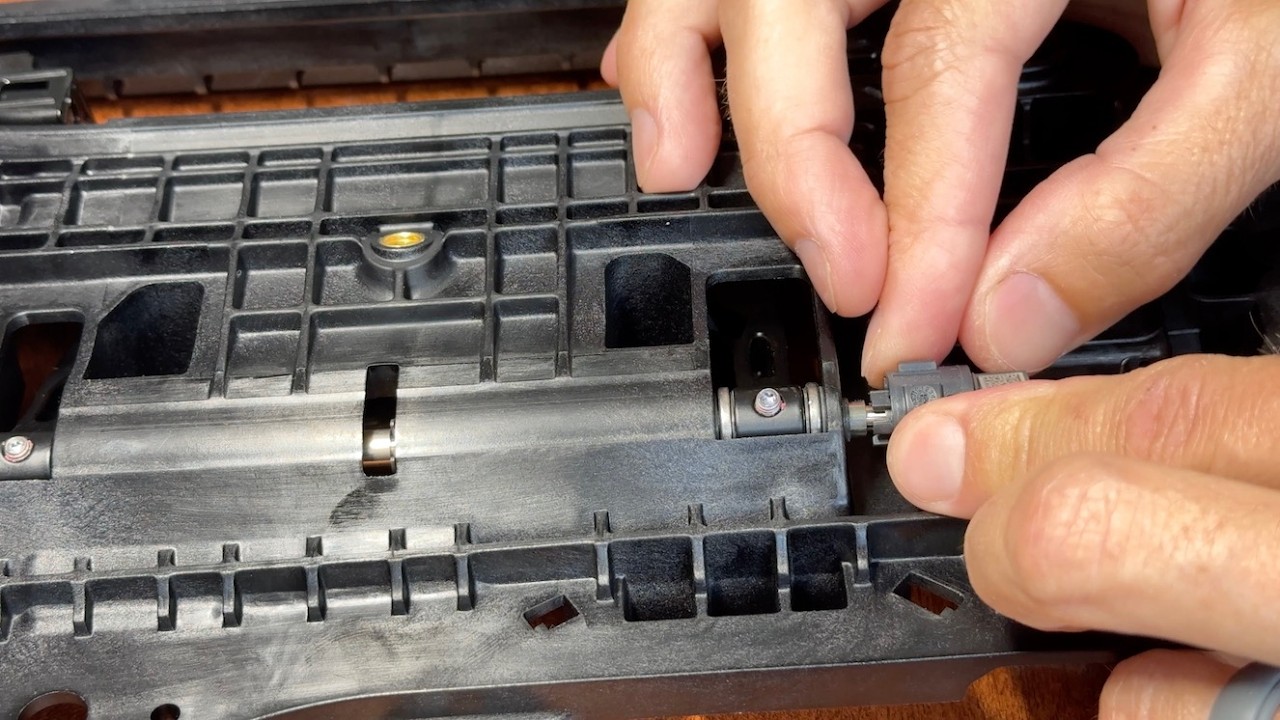 Tesla Model S Door Handle Magnetic Sensor Replacement 1066380-00-A