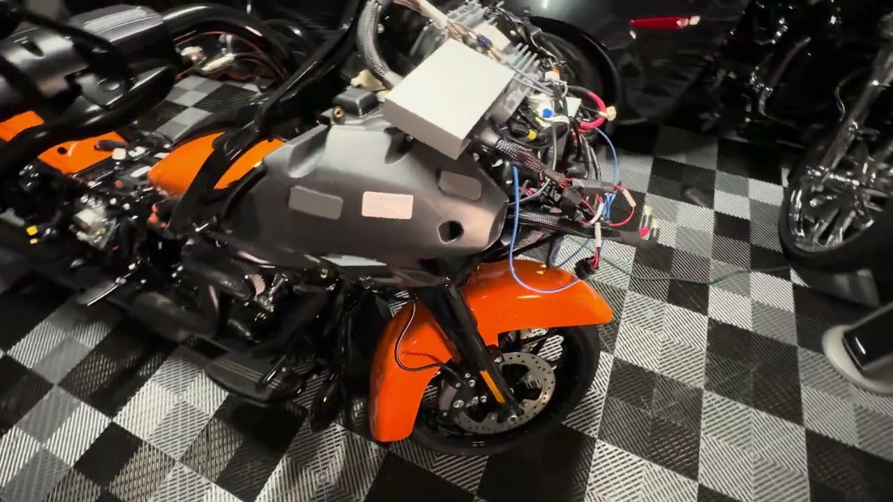 2023 Road Glide Cicada build. Part 1