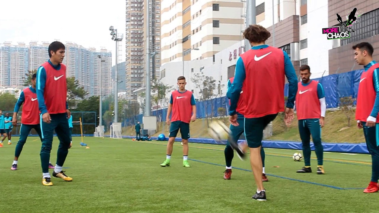 Diego Forlán shows off classy touches during Kitchee SC training