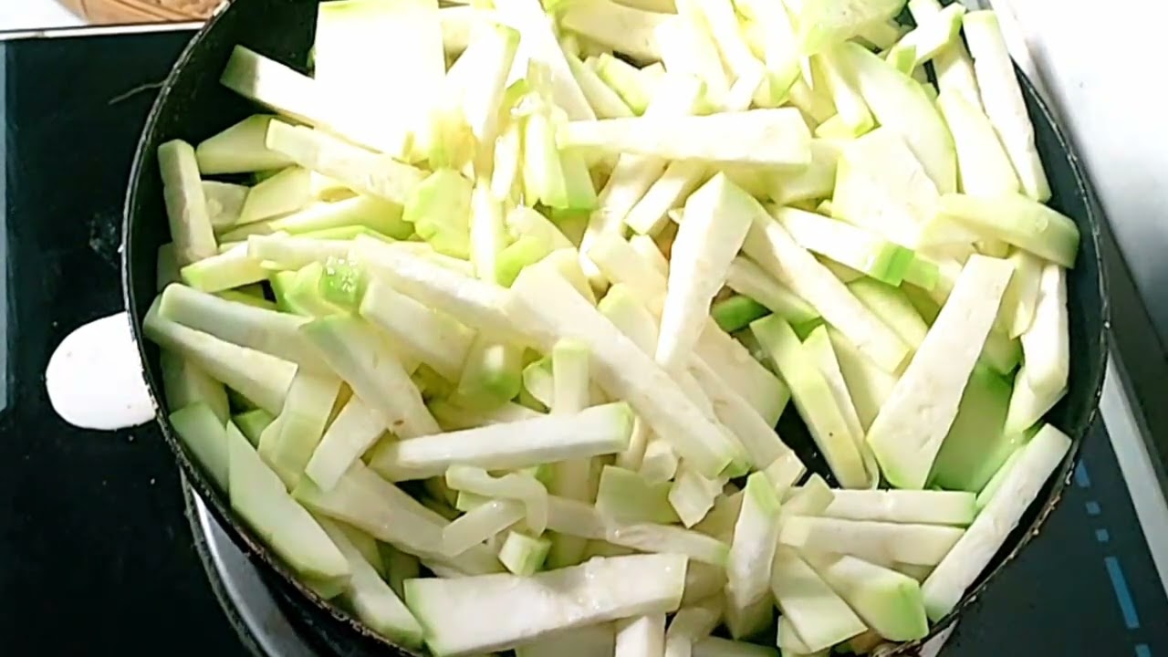 Bầu Xào Ngon Hấp Dẫn Dễ Làm - Miền Quê Trà Vinh Tôi