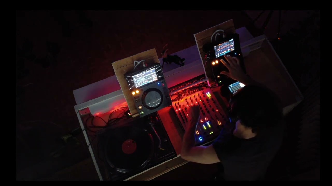 Pumproom Berlin & Of Horse Berlin Haus Session - Suppé