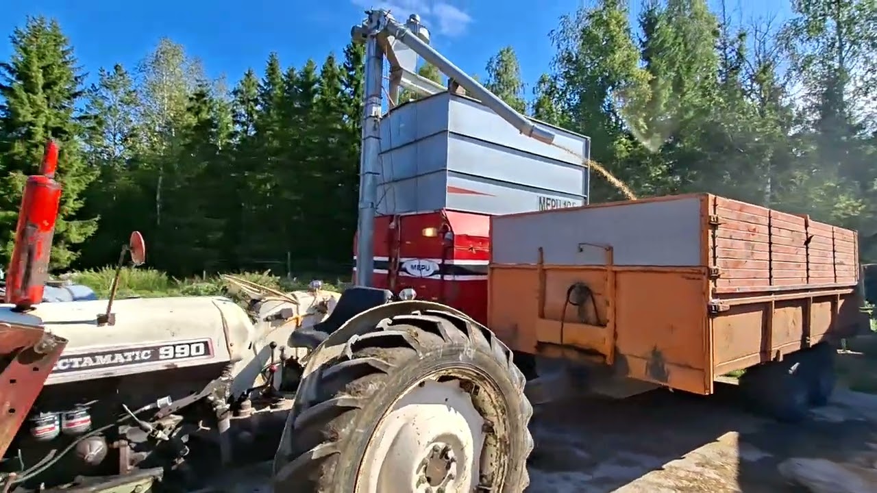 MEPU 165 tyhjentää viljan kuivurista