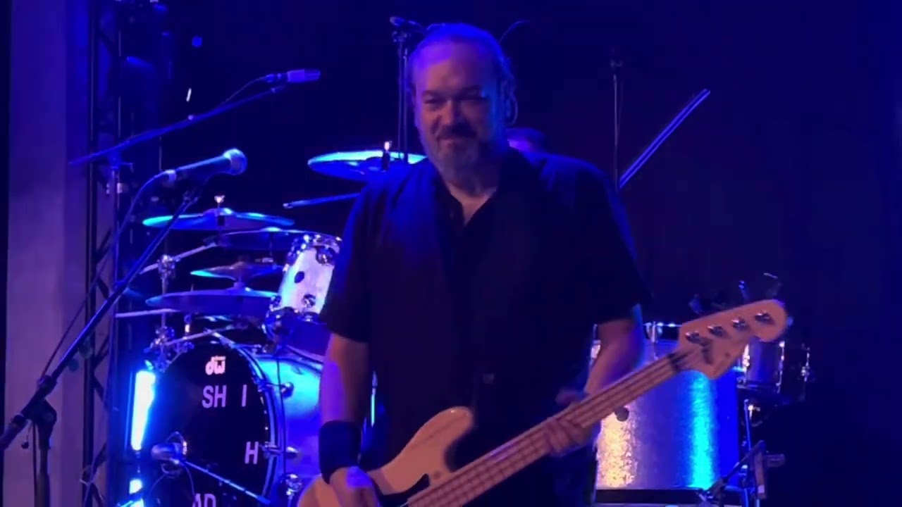 Clips from the final final Shihad show