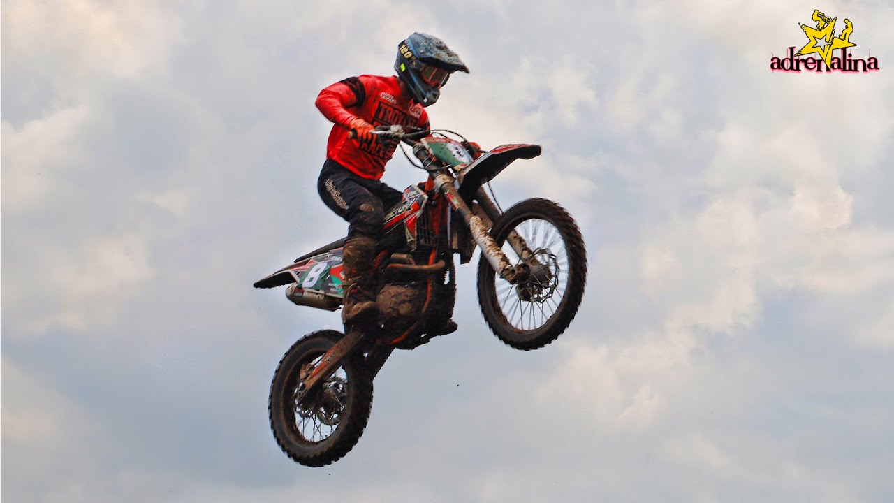 Factory FBK 250 ideal para motocross (Test con Andres Cevallos)