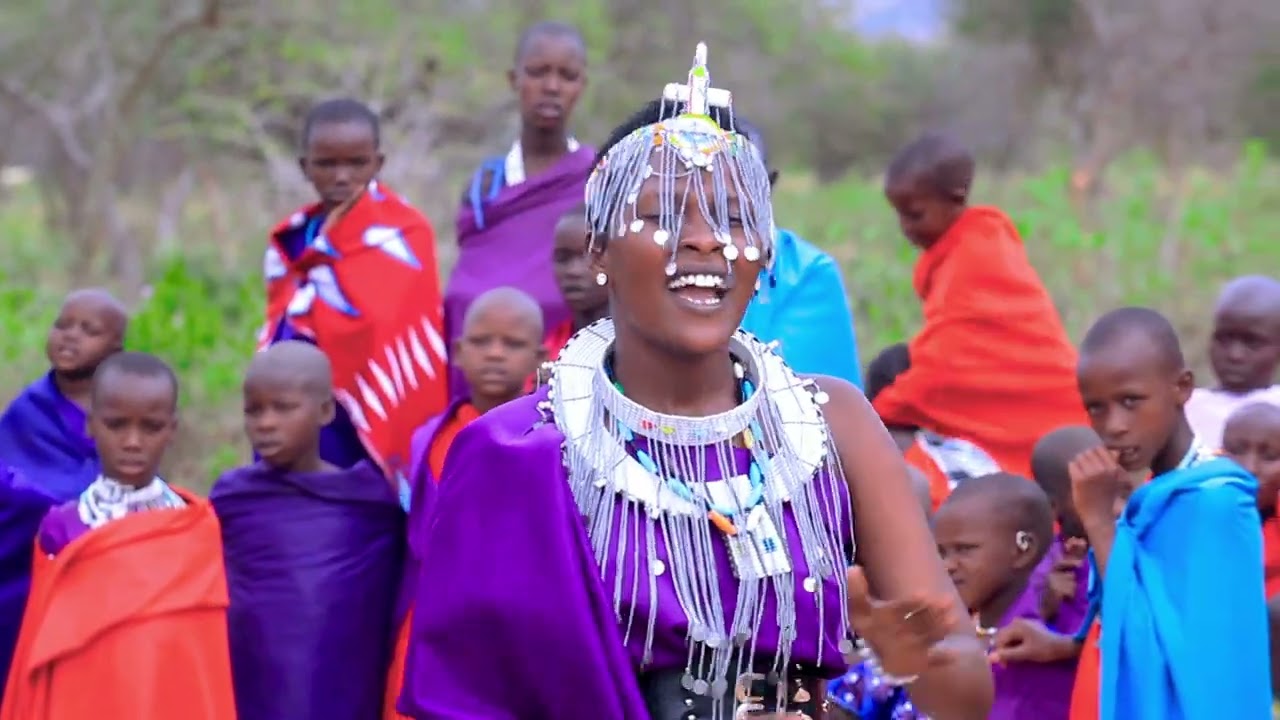 Jenipher (Nemama) Awaliza Maaskofu  Kiteto Kwa wimbo wake