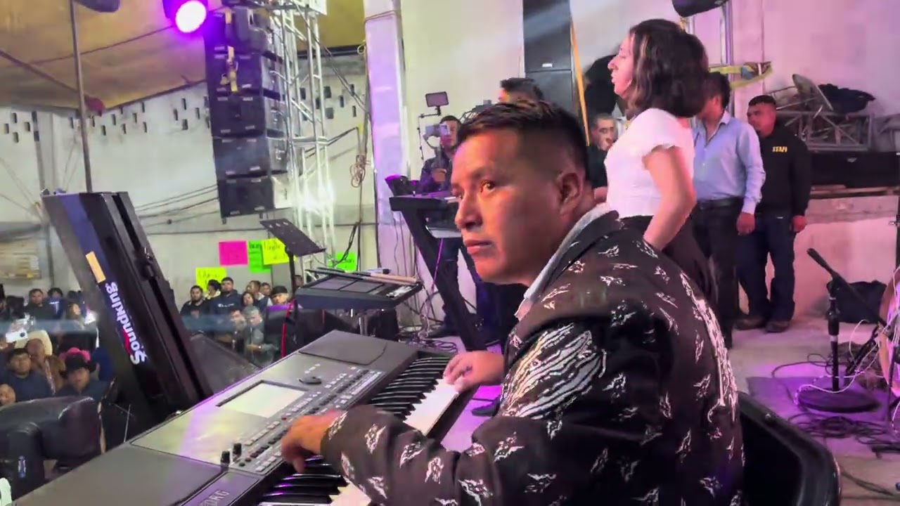 El Regreso De Lobo Mixteco Éxitos En Vivo En El Centro Social Nuyoo 2025