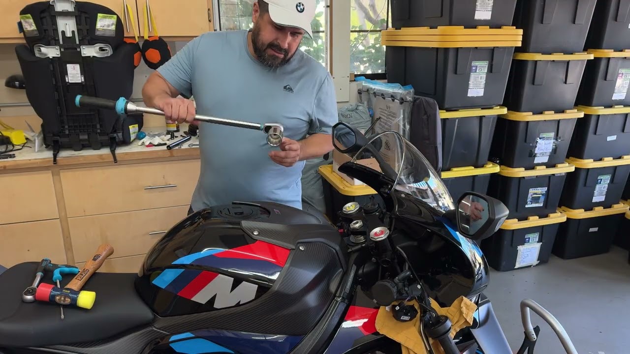 M1000RR Gilles Tooling Racing Clip on installation