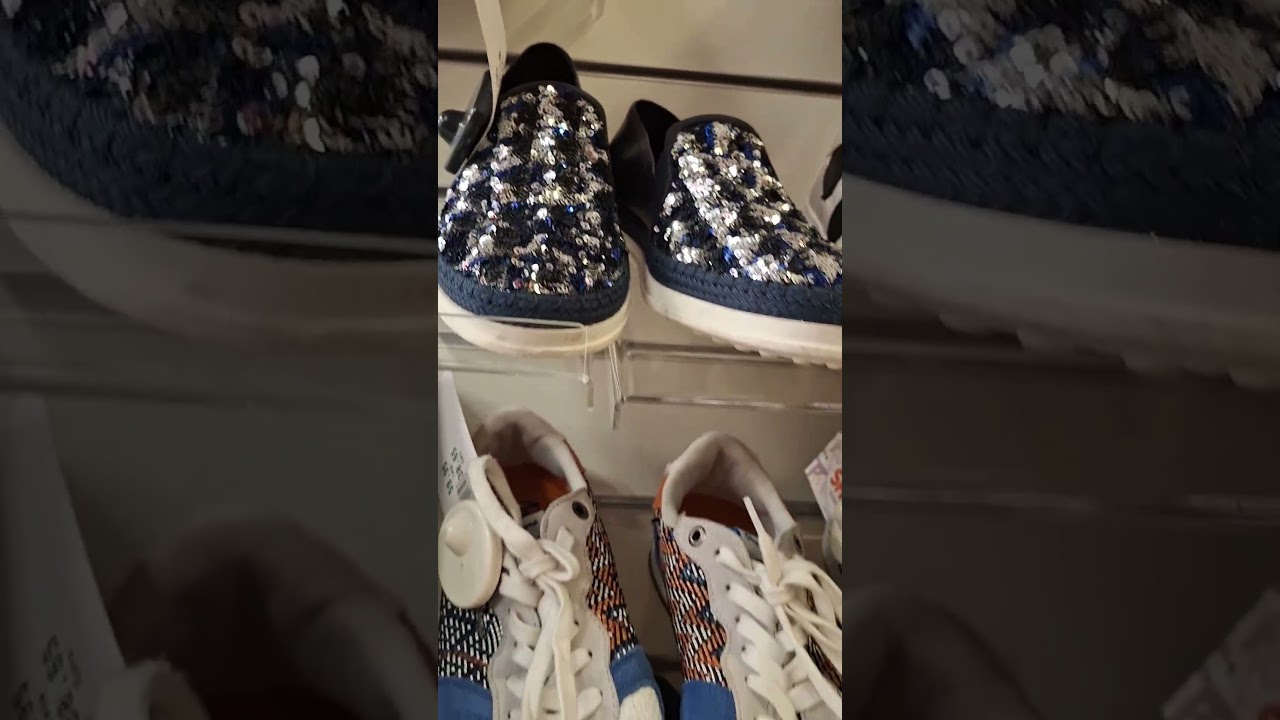 Выброс новых  вещей Calvin Klein в секонд-хенд 