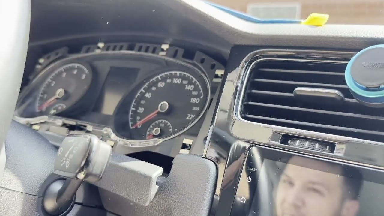 Golf 7 | Zerkratzte Tachoscheibe schnell aufbereiten