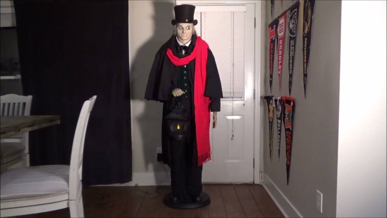 Аниматронное рождественское украшение в виде прототипа Скруджа в натуральную величину